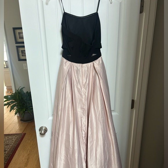 Blondie nites prom dress - Picture 6 of 6